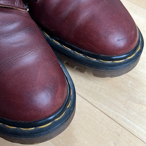 Dr. Marten Oxford  UK Size 9 - Picture 10 of 13